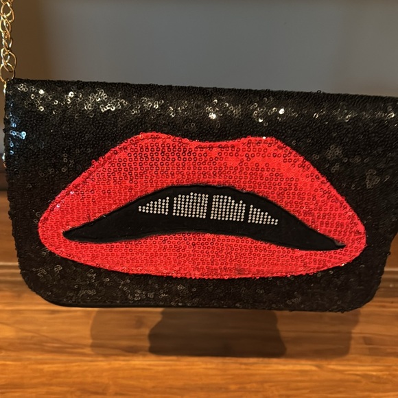 fun lip purse - Picture 3 of 8